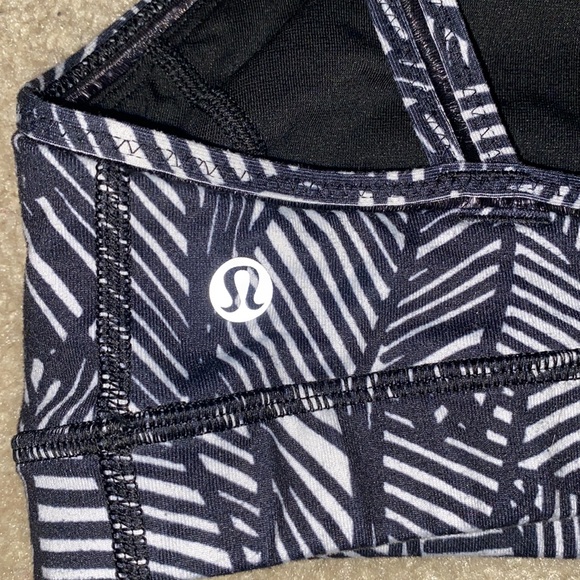 Lululemon straight up bra- banana leaf white/black size US 8 - Picture 3 of 3